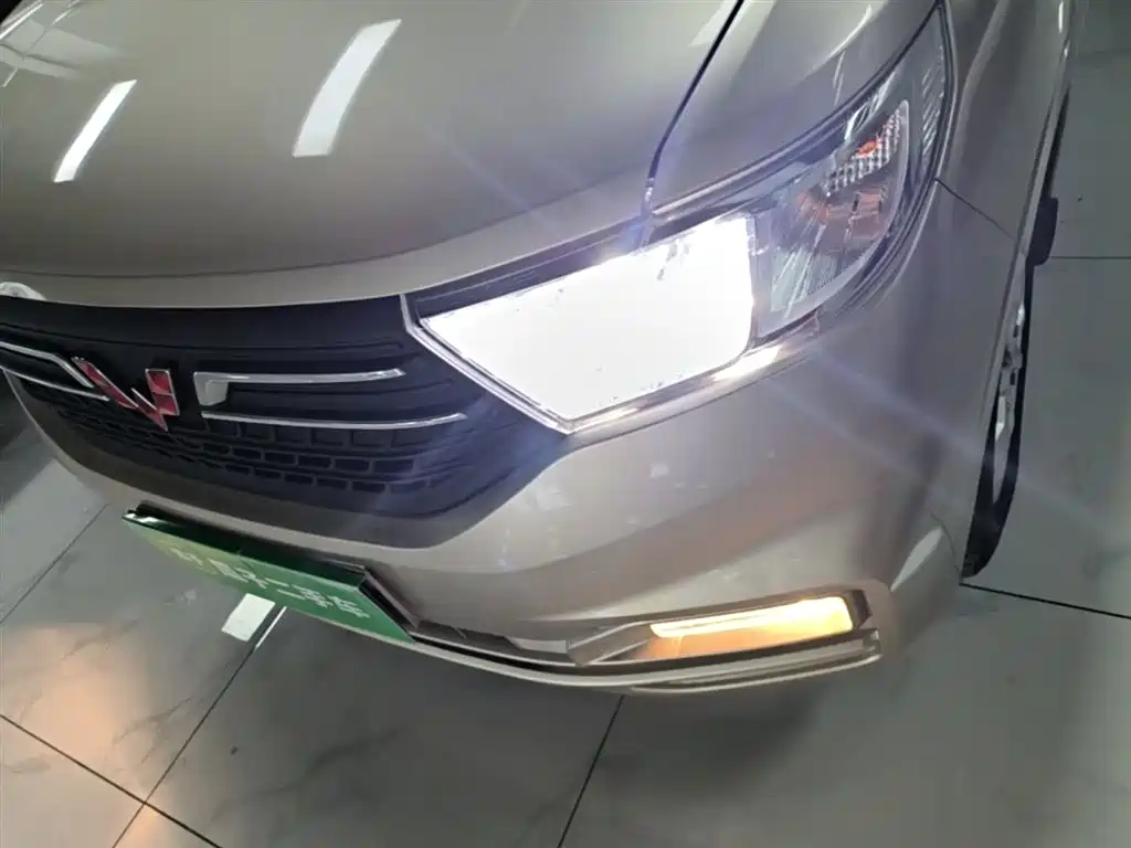 Wuling Hongguang V 2021 — фото 24