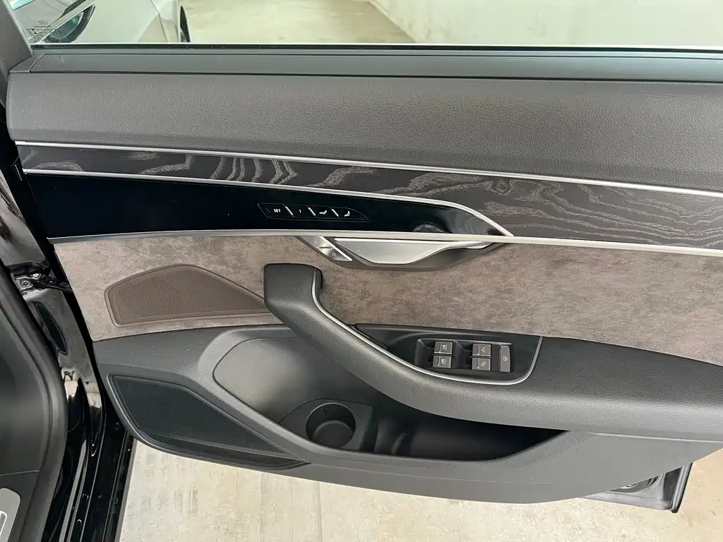 Audi A8 2020 — фото 26