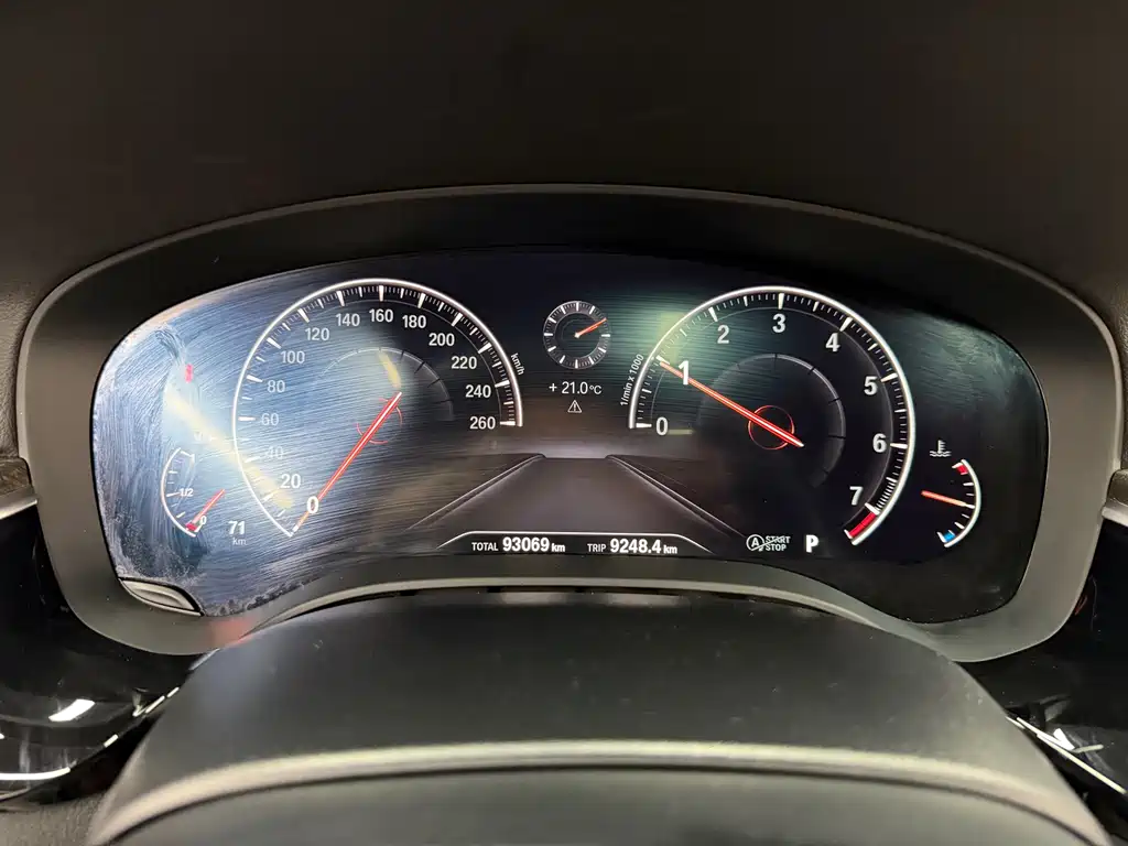 BMW 5 Series 2019 — фото 14