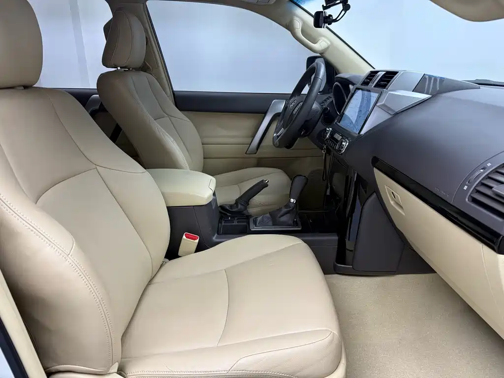 Toyota Prado 2015 — фото 13