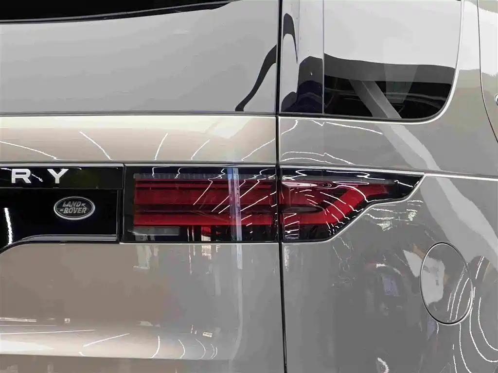 Land Rover Discovery 2024 — фото 17
