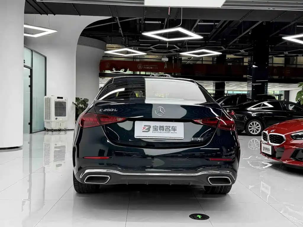 Mercedes-Benz C-Class 2024 — фото 10