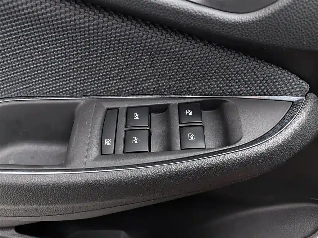 Chevrolet Cruze 2018 — фото 9