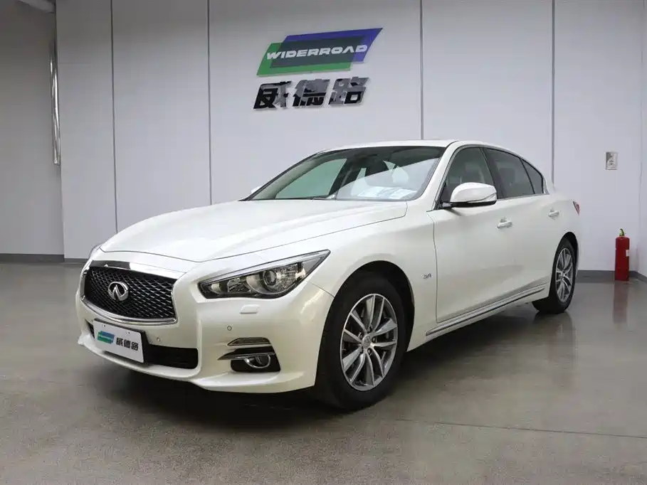 Infiniti Q50L 2017 — фото 1