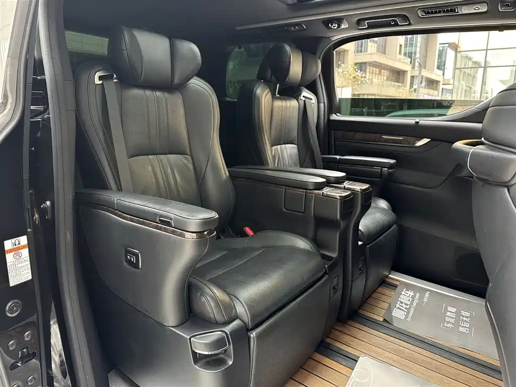 Toyota Vellfire 2021 — фото 16