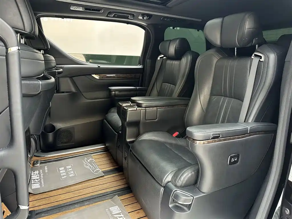 Toyota Vellfire 2021 — фото 11