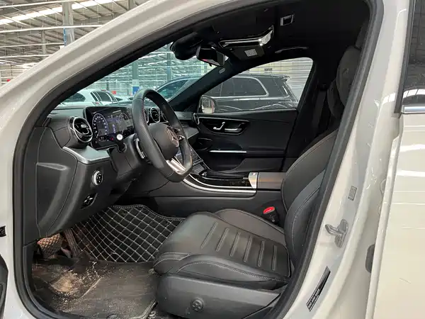 Mercedes-Benz C-Class 2024