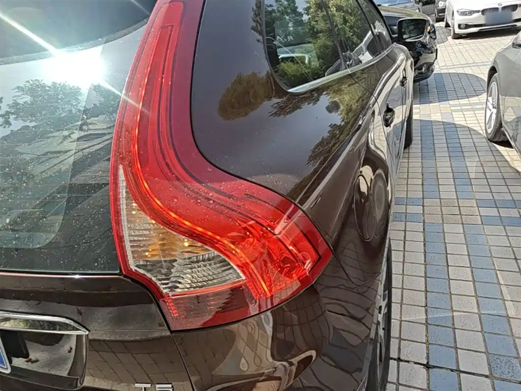 Volvo XC60 2015 — фото 8