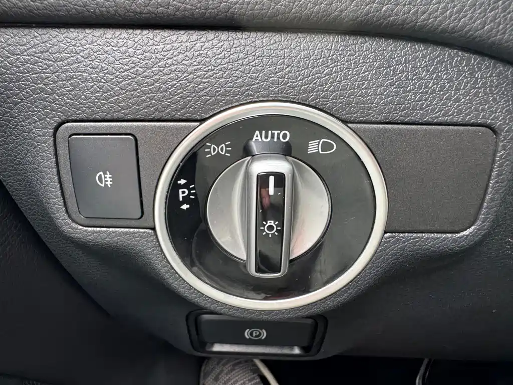 Mercedes-Benz CLA 2017 — фото 23