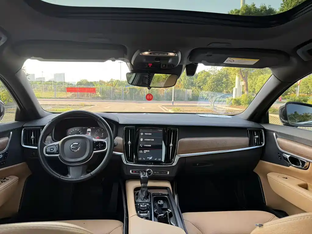 Volvo S90 2019 — фото 19