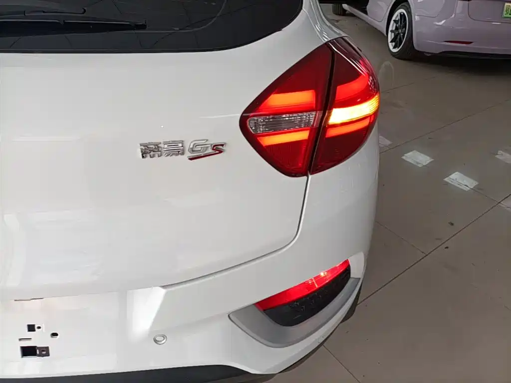 Geely Emgrand GS 2018