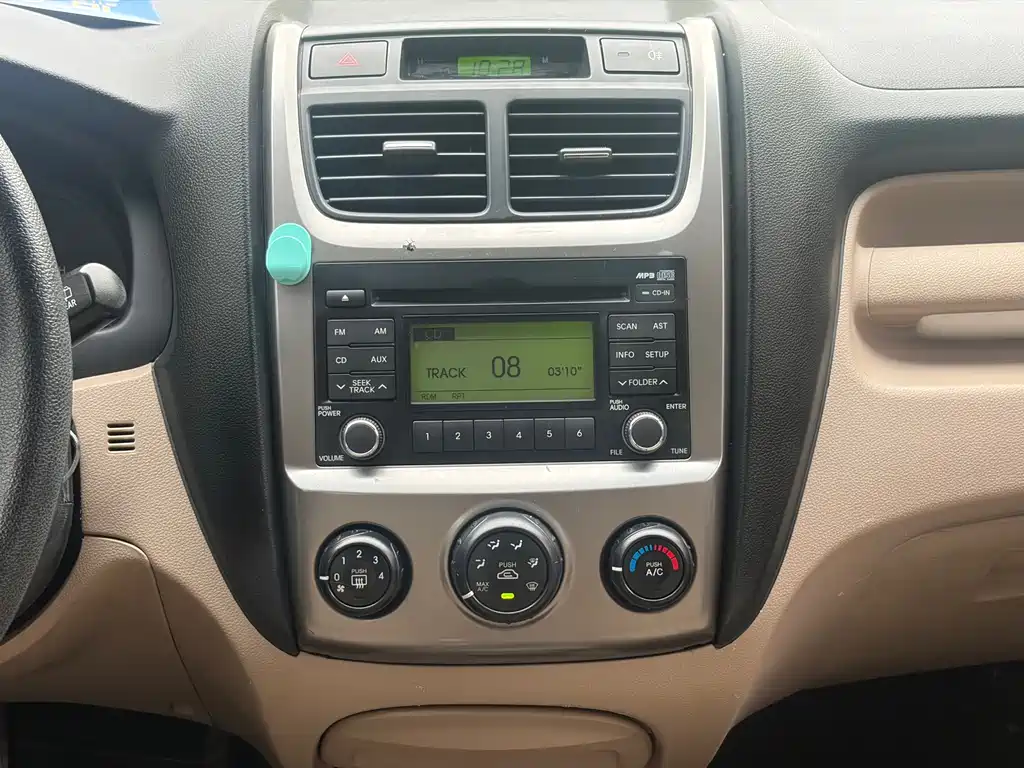 Kia Sportage 2010 — фото 11