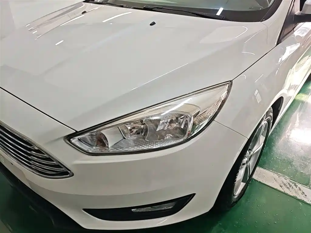 Ford Focus 2015 — фото 24
