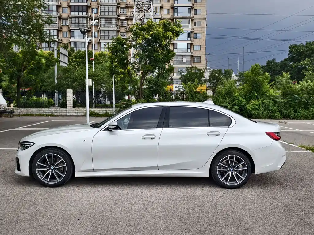BMW 3 Series 2021