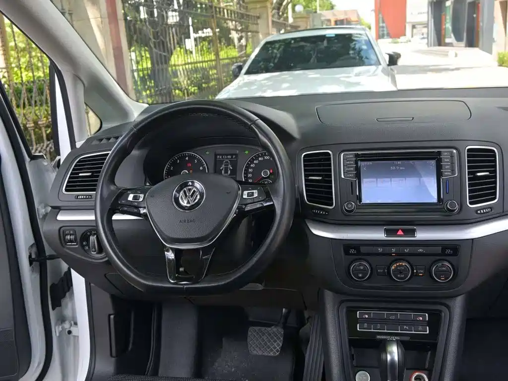 Volkswagen Sharan 2019 — фото 9
