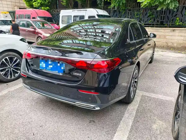 Mercedes-Benz E-Class 2024