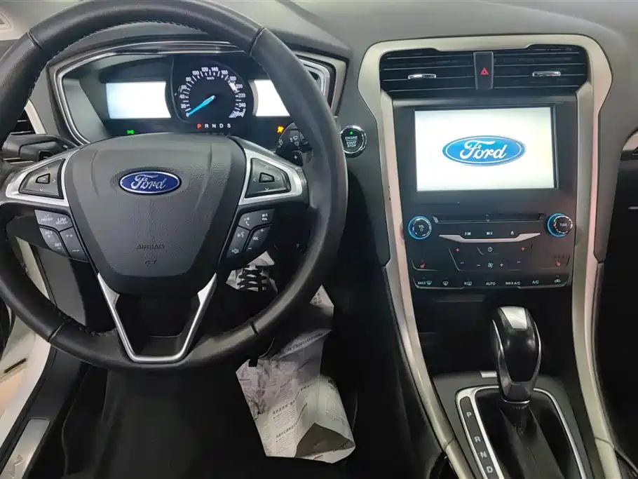 Ford Mondeo 2016 — фото 12