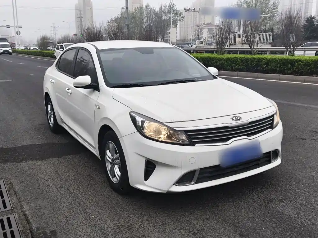 Kia Forte 2018 — фото 22