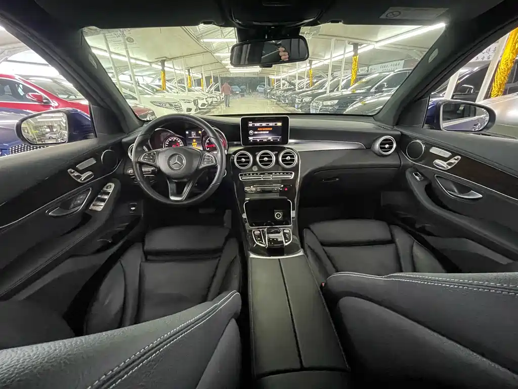 Mercedes-Benz GLC 2017 — фото 11