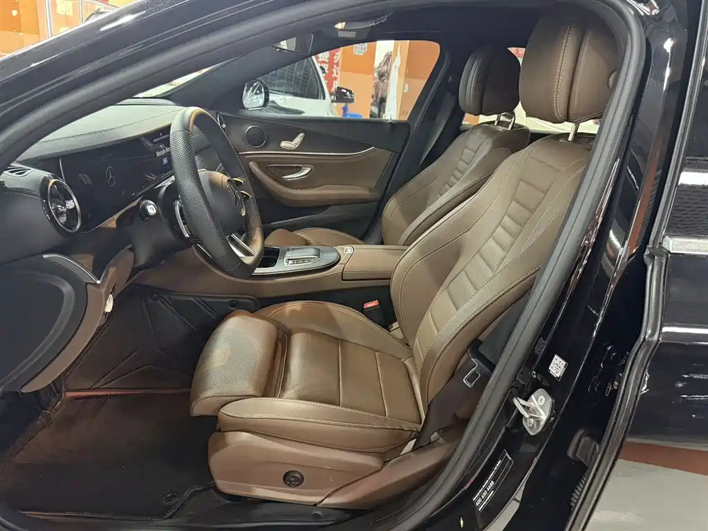 Mercedes-Benz E-Class 2023 — фото 7