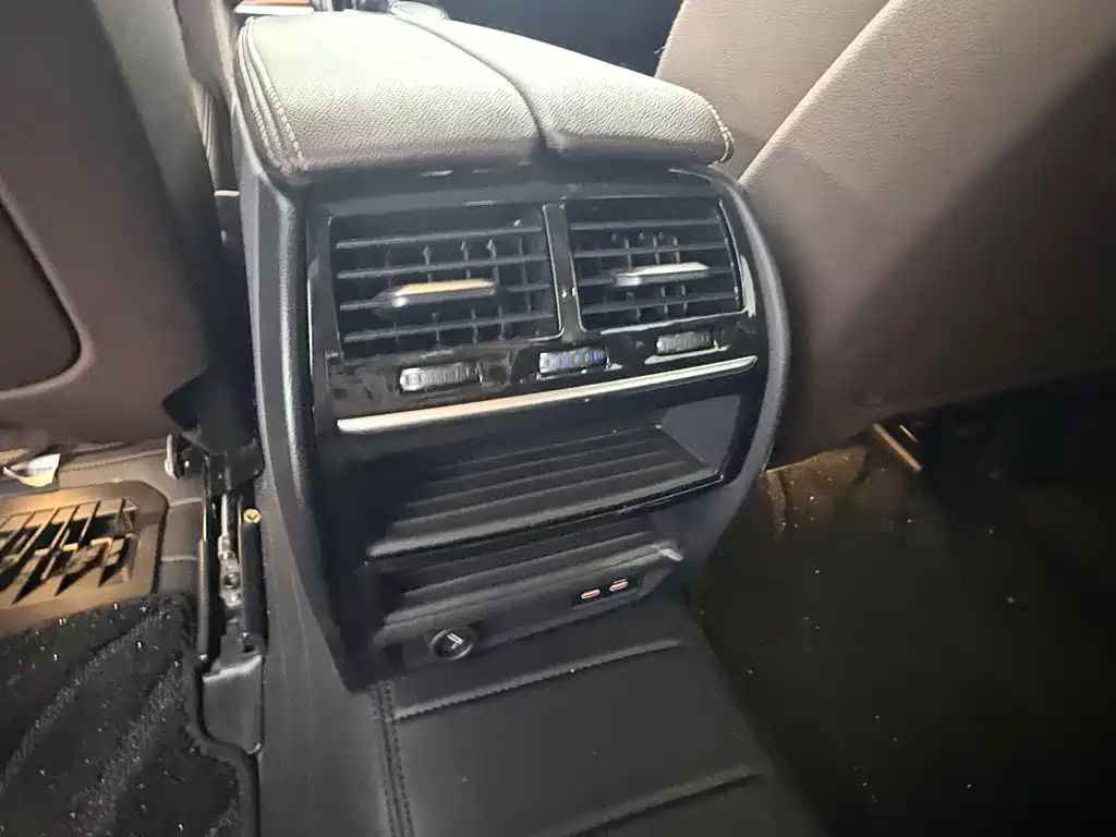 BMW 5 Series 2023 — фото 12