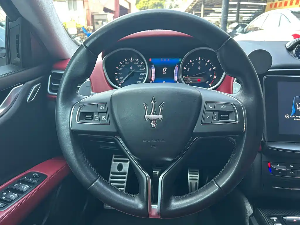 Maserati Ghibli 2017 — фото 14