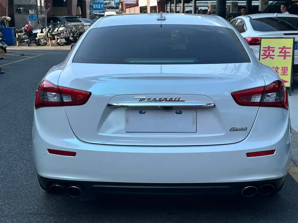 Maserati Ghibli 2017 — фото 6