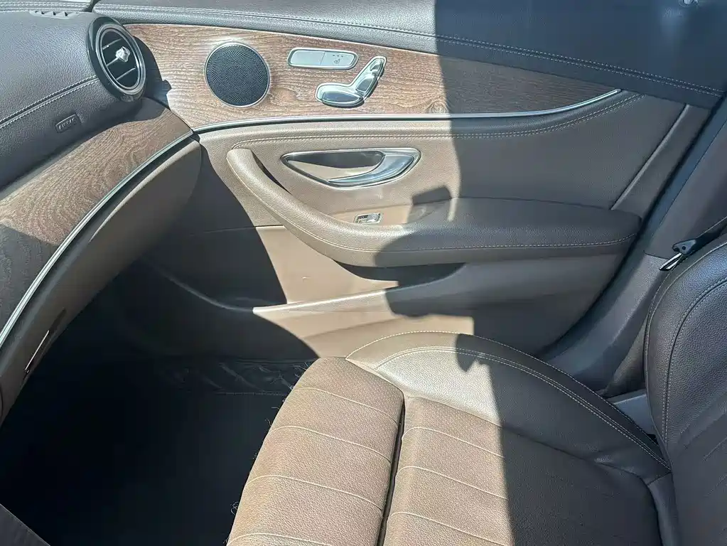Mercedes-Benz E-Class 2019 — фото 11