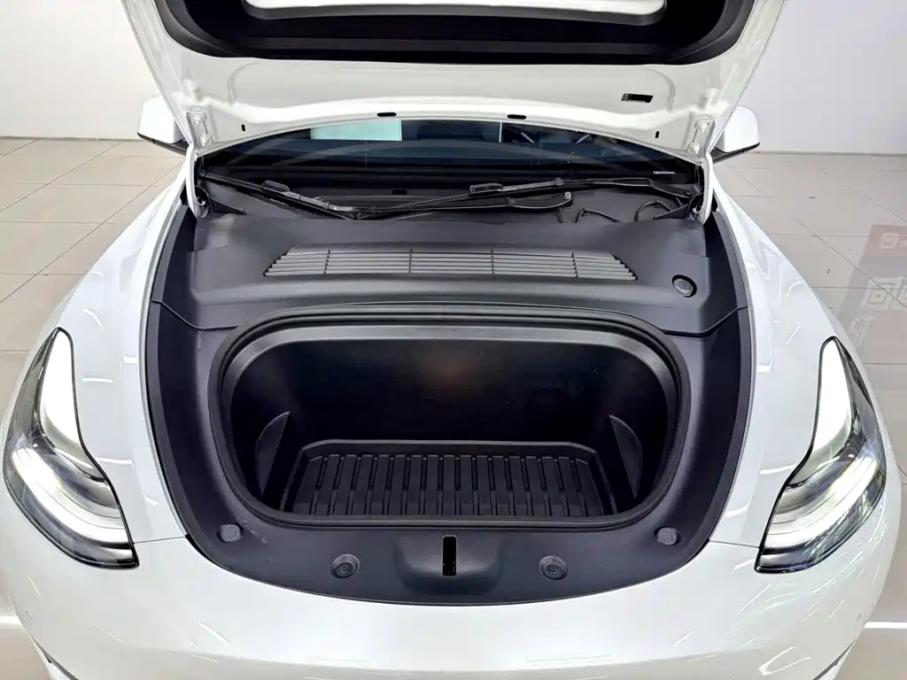 Tesla Model Y 2022 — фото 19