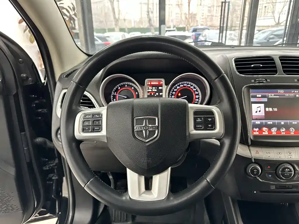 Dodge Journey 2016 — фото 10