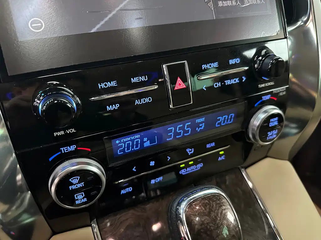 Toyota Vellfire 2021 — фото 11