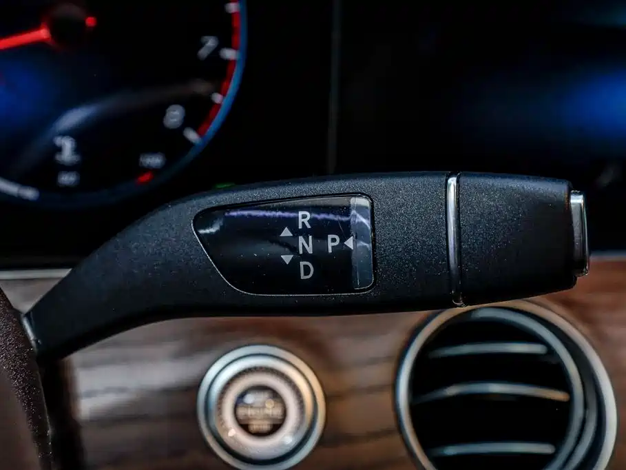 Mercedes-Benz E-Class 2021 — фото 17