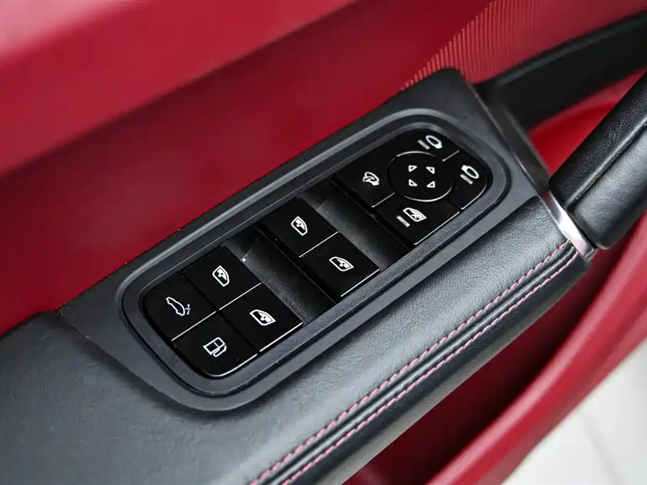 Porsche Cayenne Hybrid 2023 — фото 24