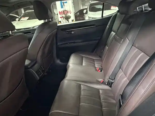 Lexus ES 2017