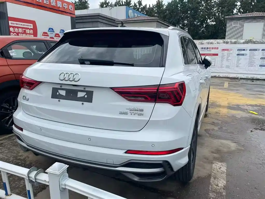 Audi Q3 2023 — фото 10