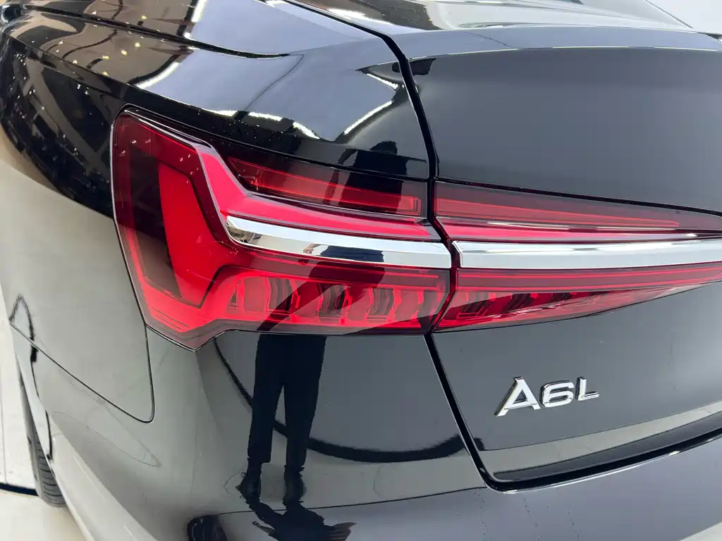 Audi A6L 2022