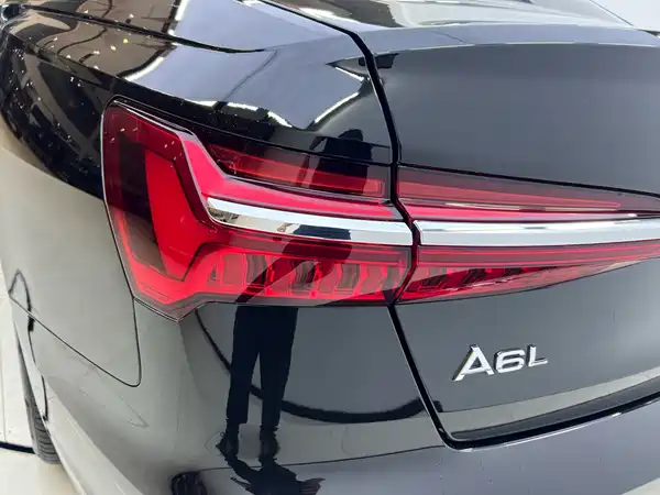Audi A6L 2022