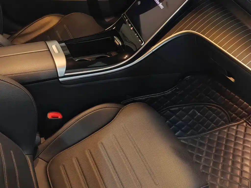 Mercedes-Benz C-Class 2023