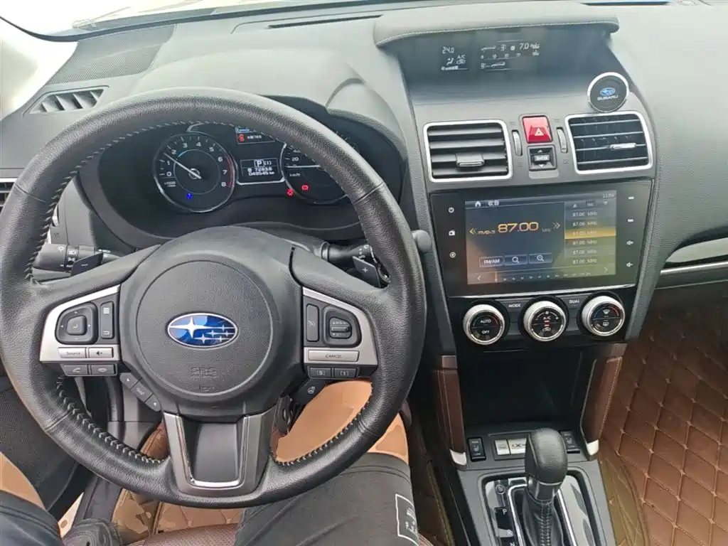 Subaru Forester 2017 — фото 10