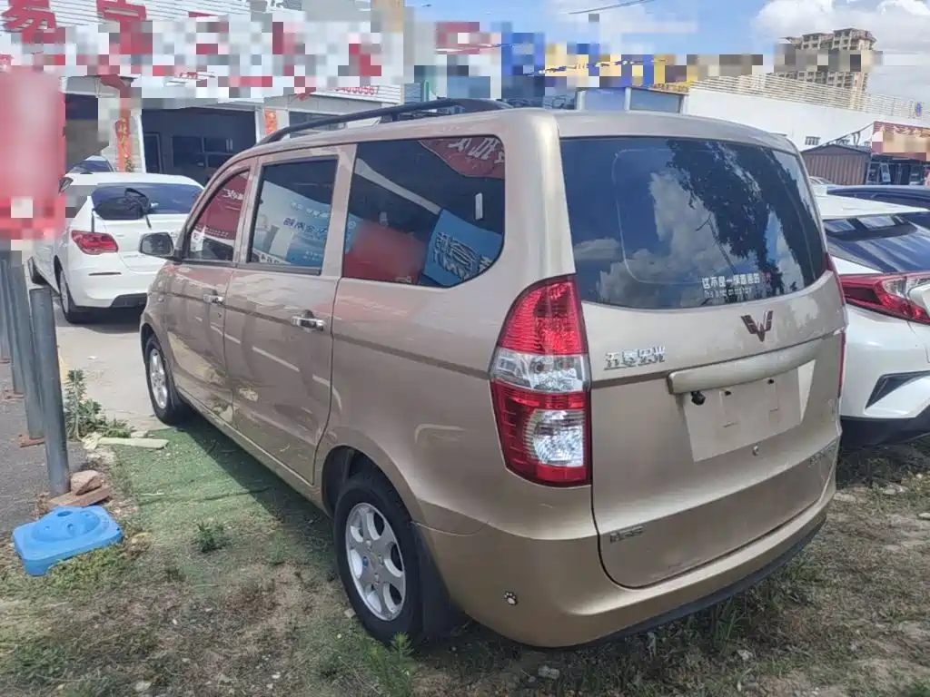 Wuling Hongguang 2015 — фото 23