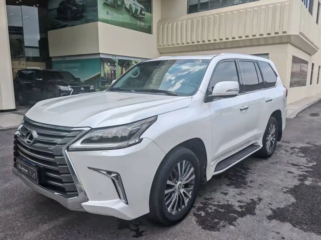 Lexus LX 2020 — фото 1