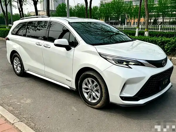 Toyota Granvia 2023