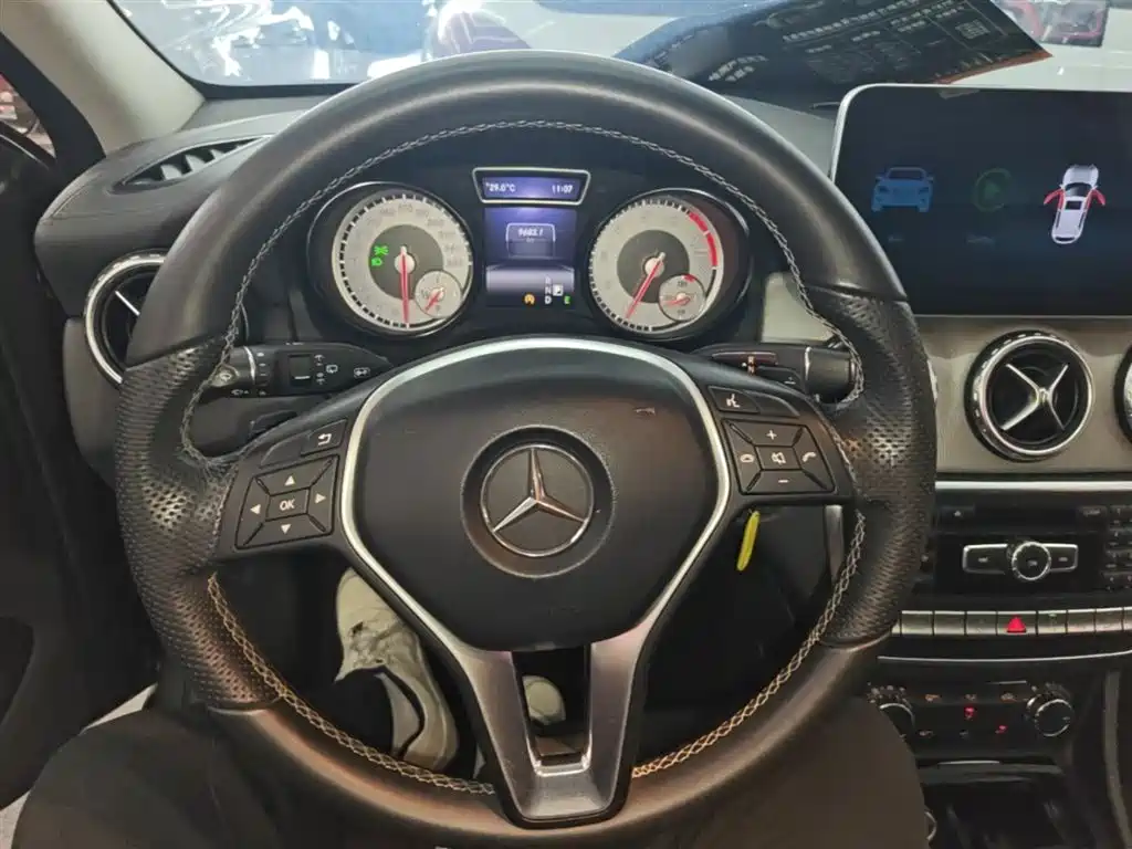Mercedes-Benz GLA 2015 — фото 11