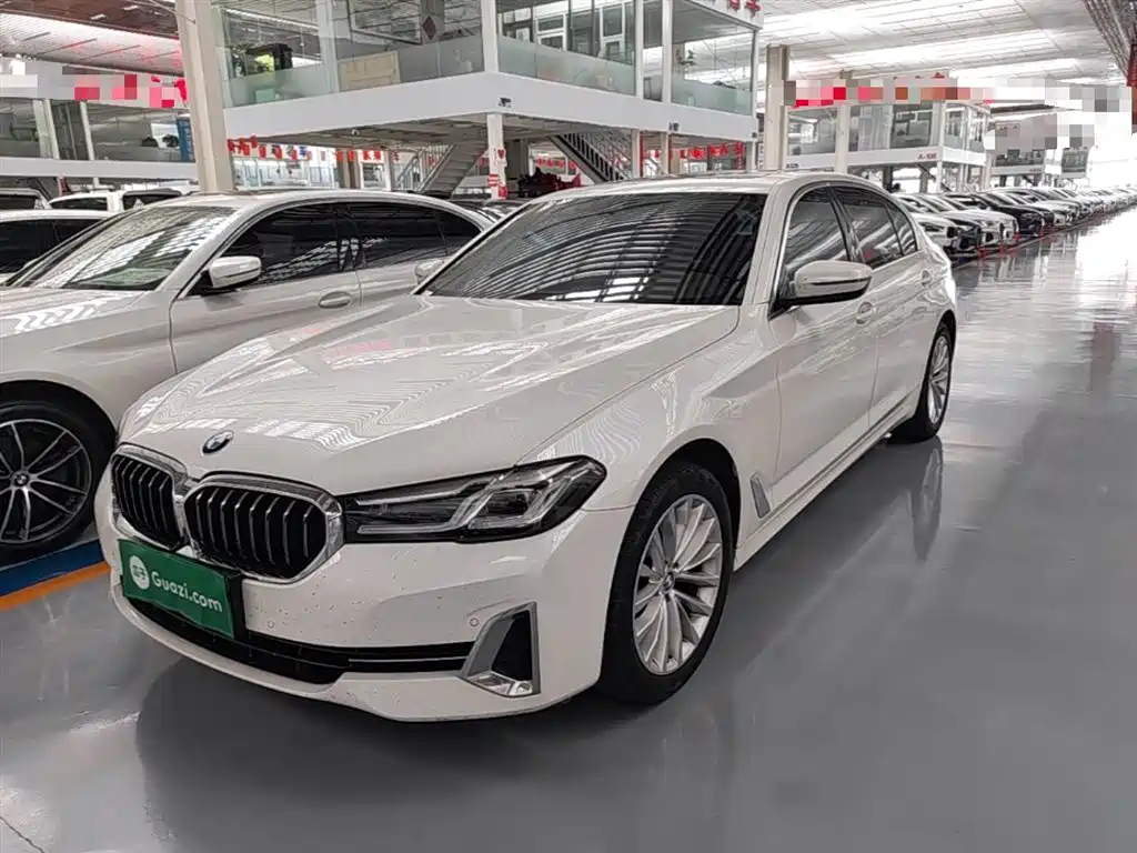 BMW 5 Series 2022 — фото 1