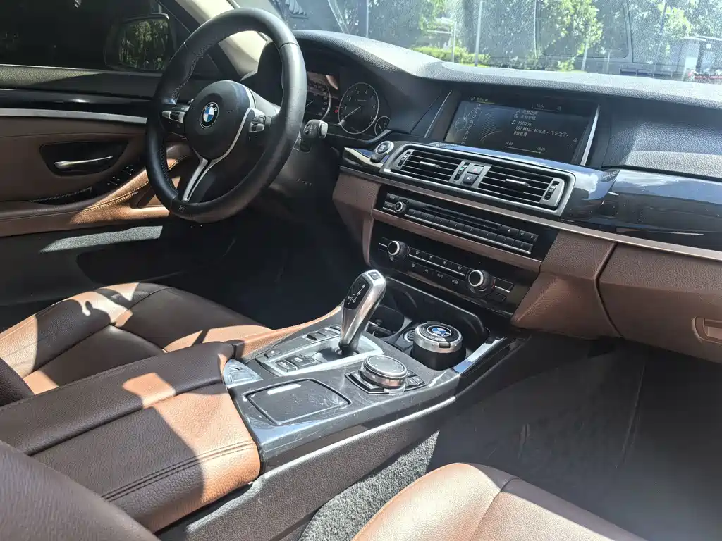 BMW 5 Series 2014 — фото 7