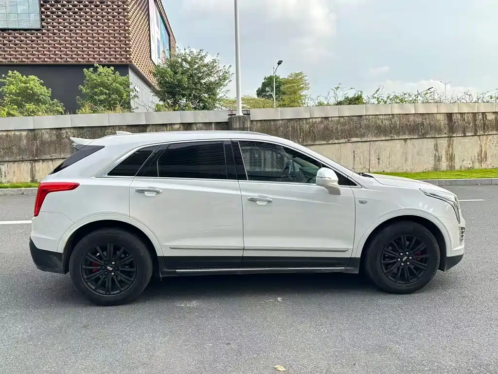 Cadillac XT5 2018 — фото 14