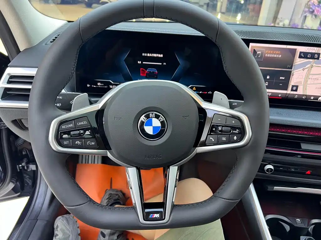BMW 3 Series 2025 — фото 11