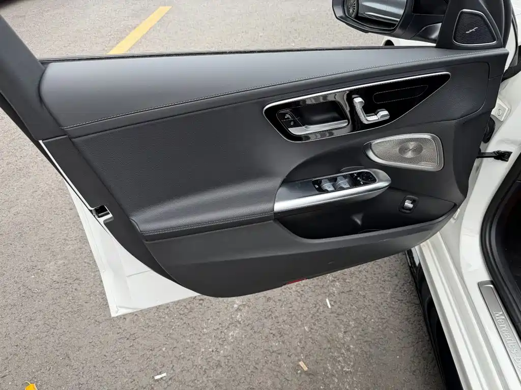 Mercedes-Benz C-Class 2023