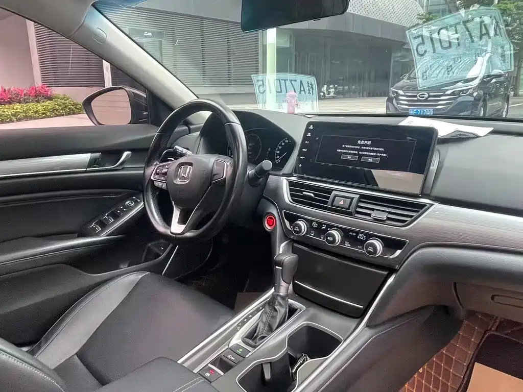 Honda Accord 2022 — фото 11