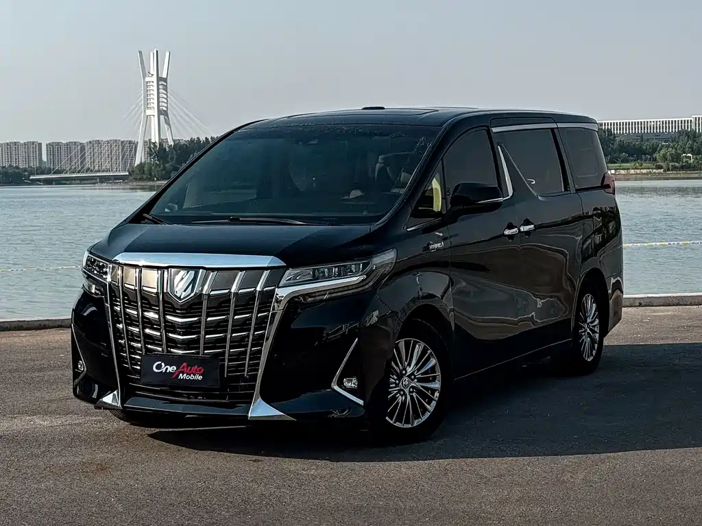 Toyota Alphard 2023 — фото 1